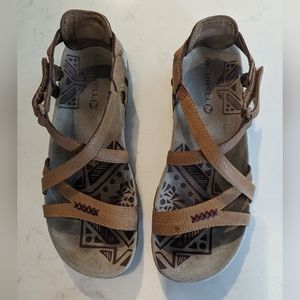 Ladies Merrell Sandals. Size 7